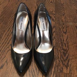 Steve Madden Daisie Black Patent Leather Pumps